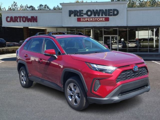 Used 2022 Toyota RAV4 XLE w/ Convenience Package AWD/4WD image 1