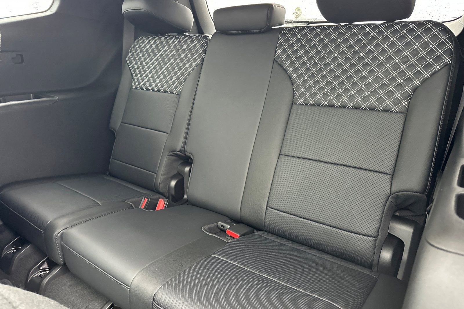 New 2026 GMC Acadia Denali w/ Super Cruise Package image 16