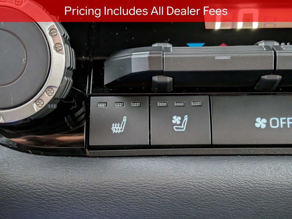 Used 2023 Toyota Tundra Platinum AWD/4WD image 25