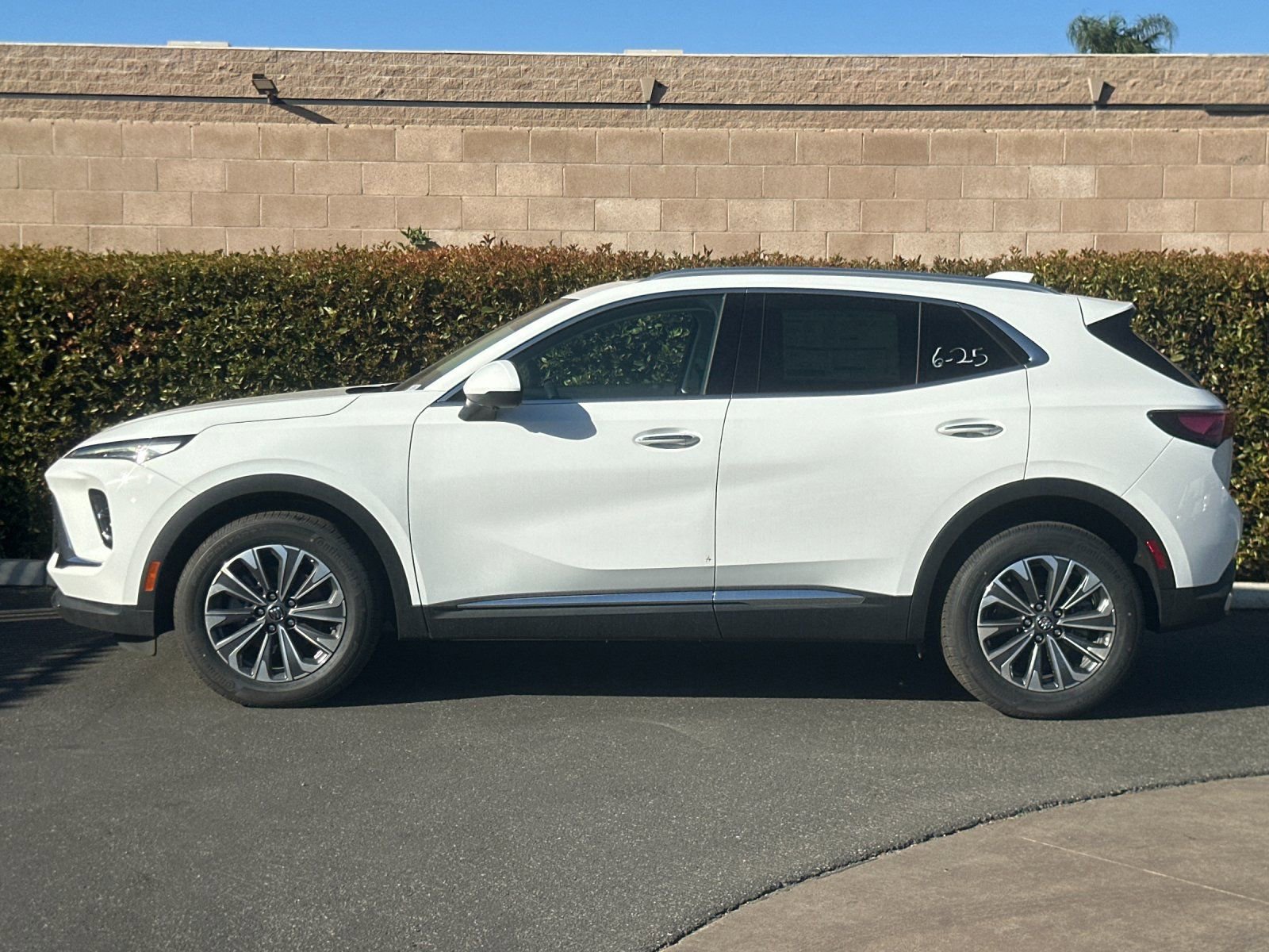 New 2025 Buick Envision Preferred image 7