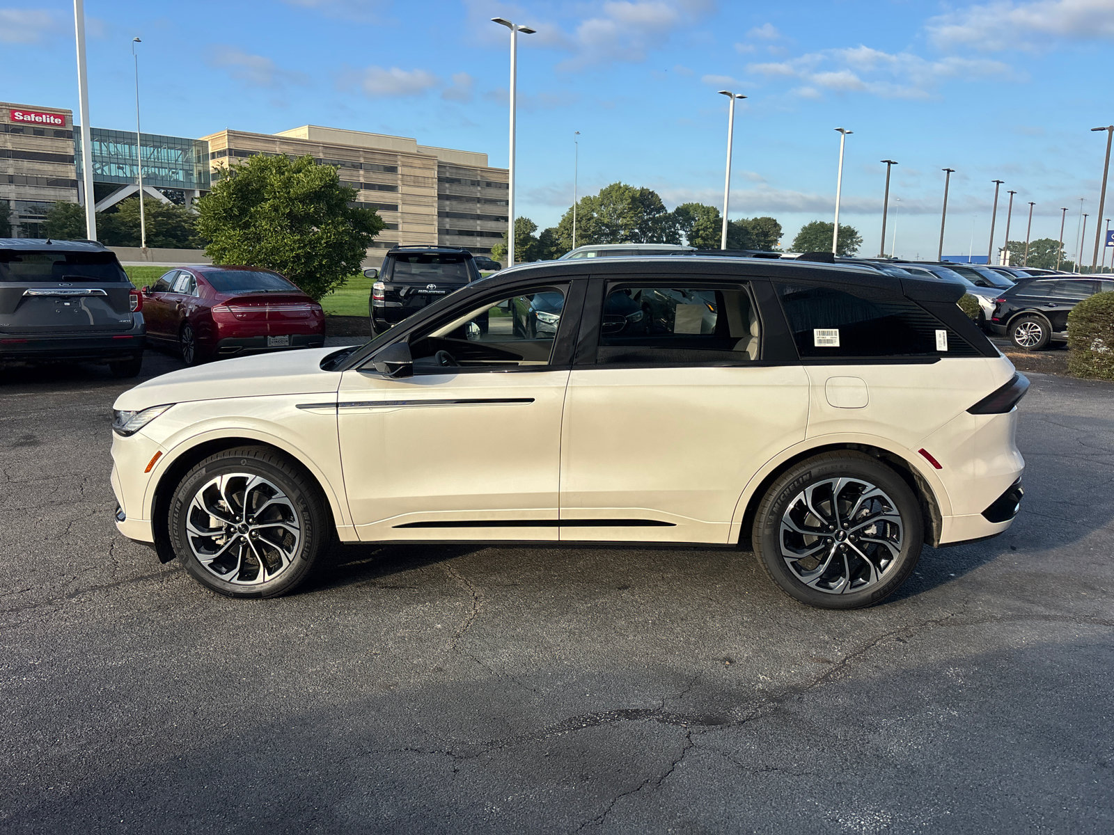 New 2026 Lincoln Nautilus Reserve AWD/4WD image 4