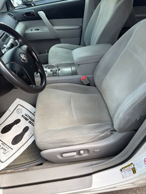 Used 2010 Toyota Highlander 4WD image 22