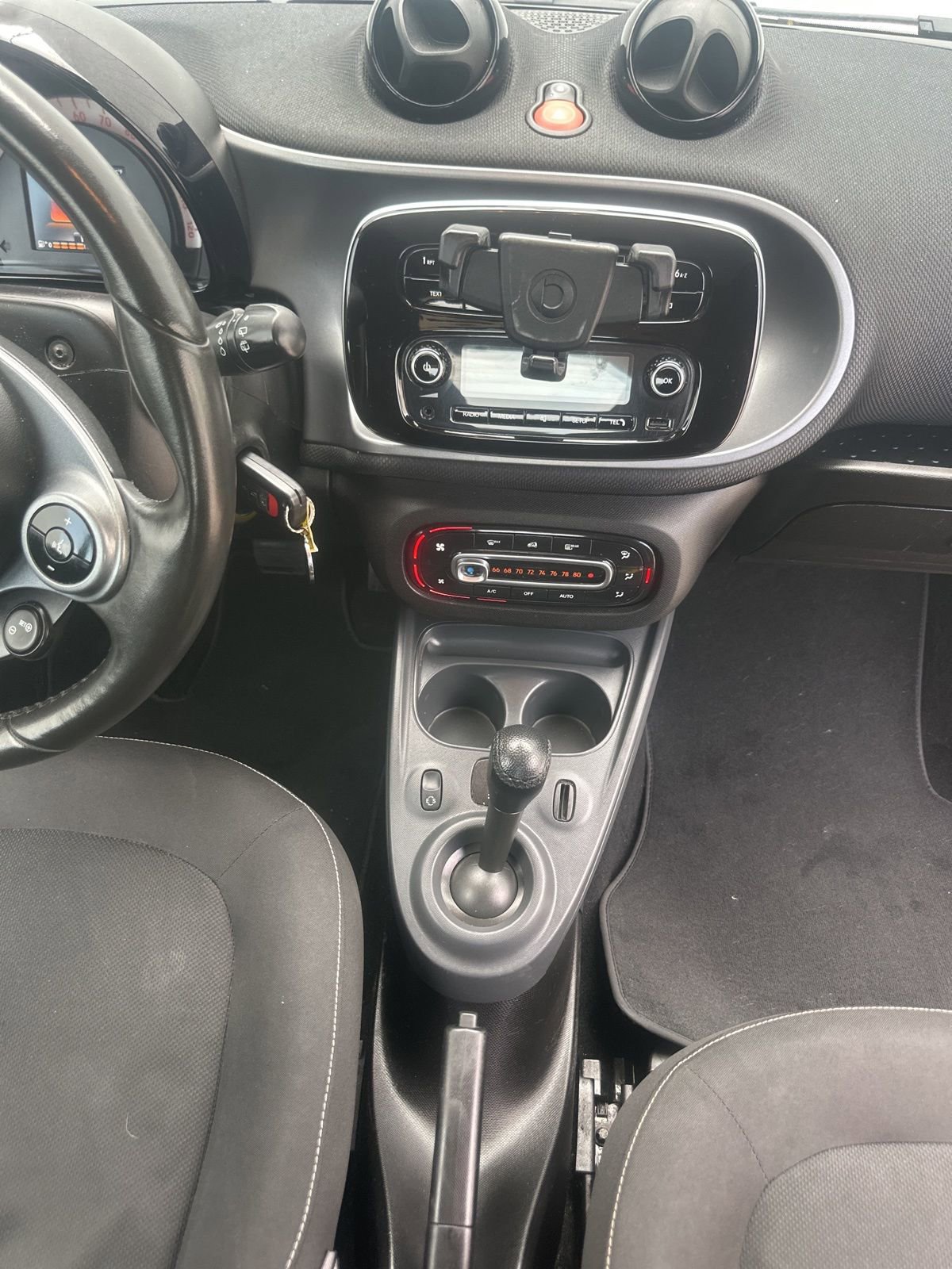 Used 2016 smart fortwo Prime RWD image 14