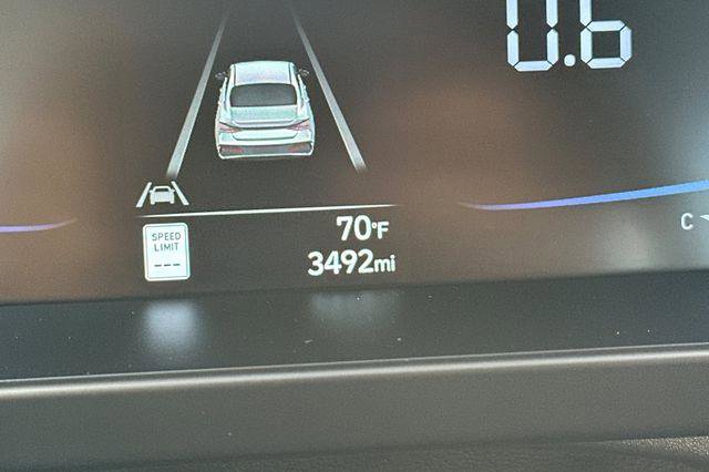 Used 2025 Hyundai Elantra Sport image 25