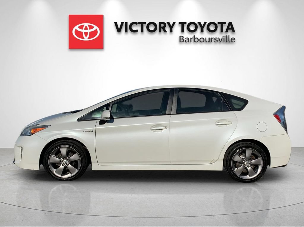 Used 2015 Toyota Prius Persona Series FWD image 2
