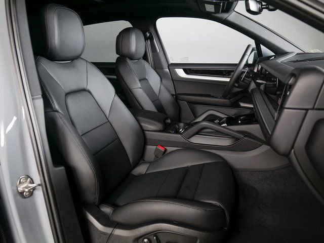 Certified 2026 Porsche Cayenne AWD/4WD image 11