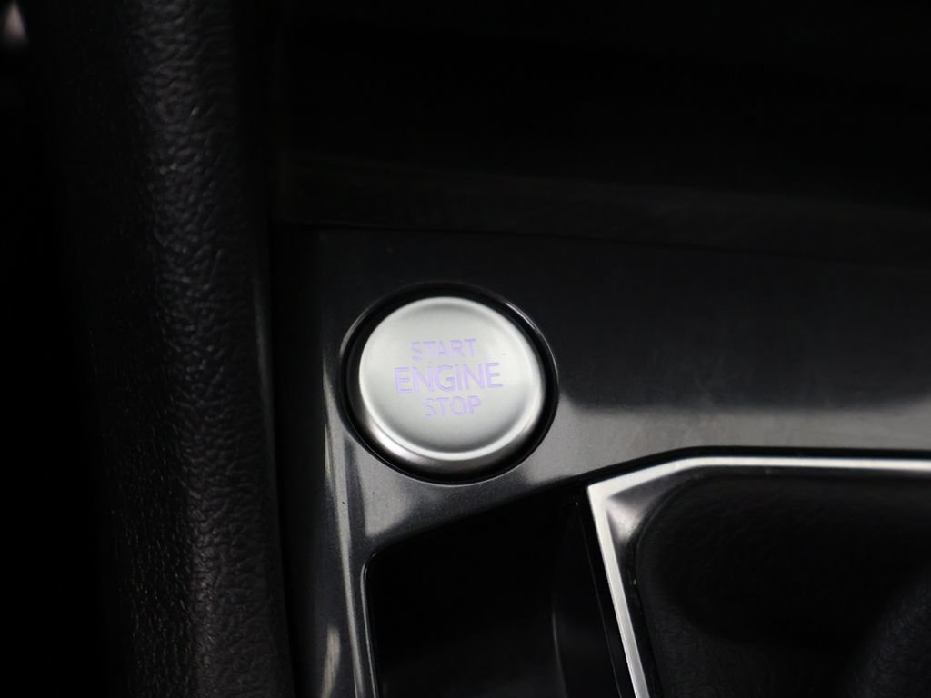 Used 2024 Volkswagen Tiguan SE R-Line AWD/4WD image 41