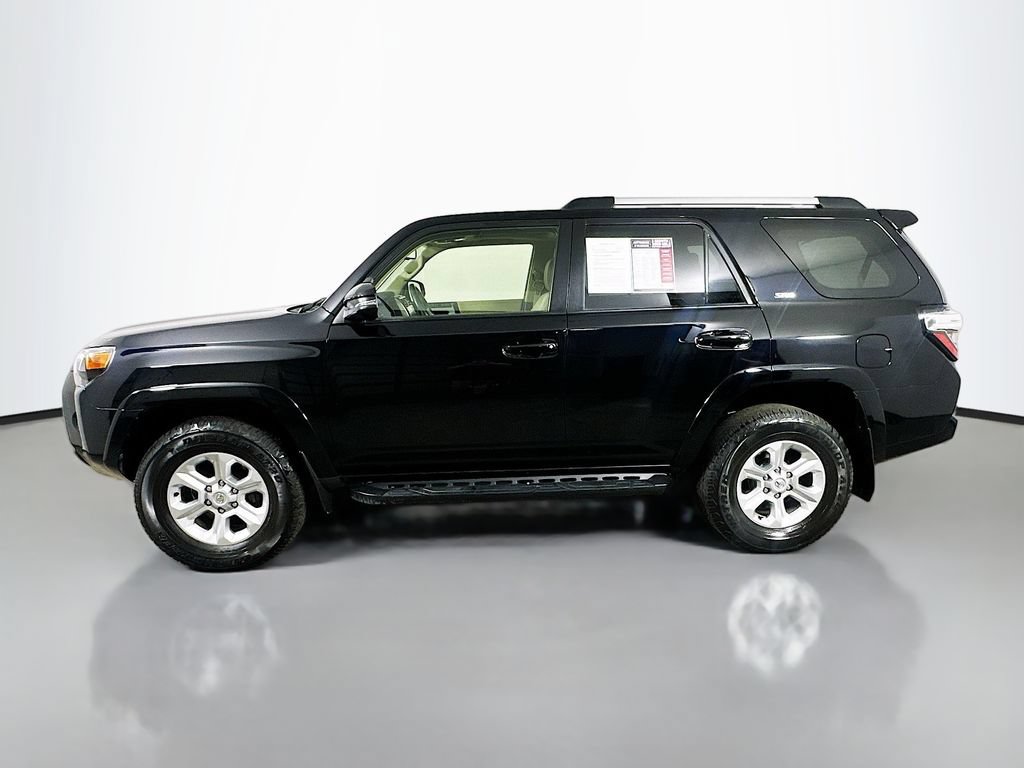 Used 2022 Toyota 4Runner SR5 Premium w/ Moonroof Package AWD/4WD image 5