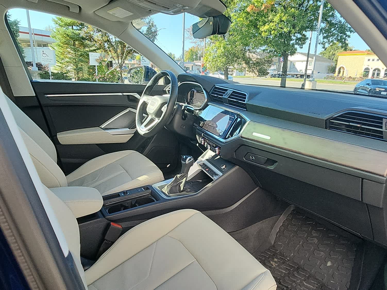 Certified 2024 Audi Q3 2.0T Premium Plus AWD/4WD image 22