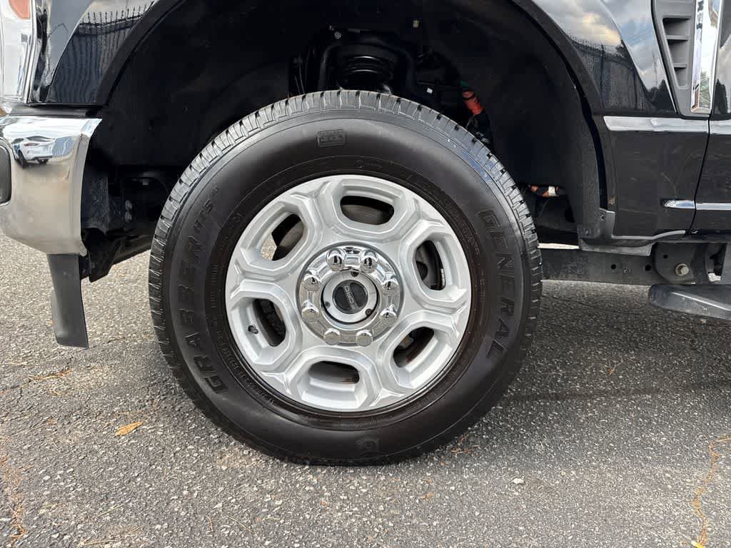Certified 2025 Ford F250 XLT image 24