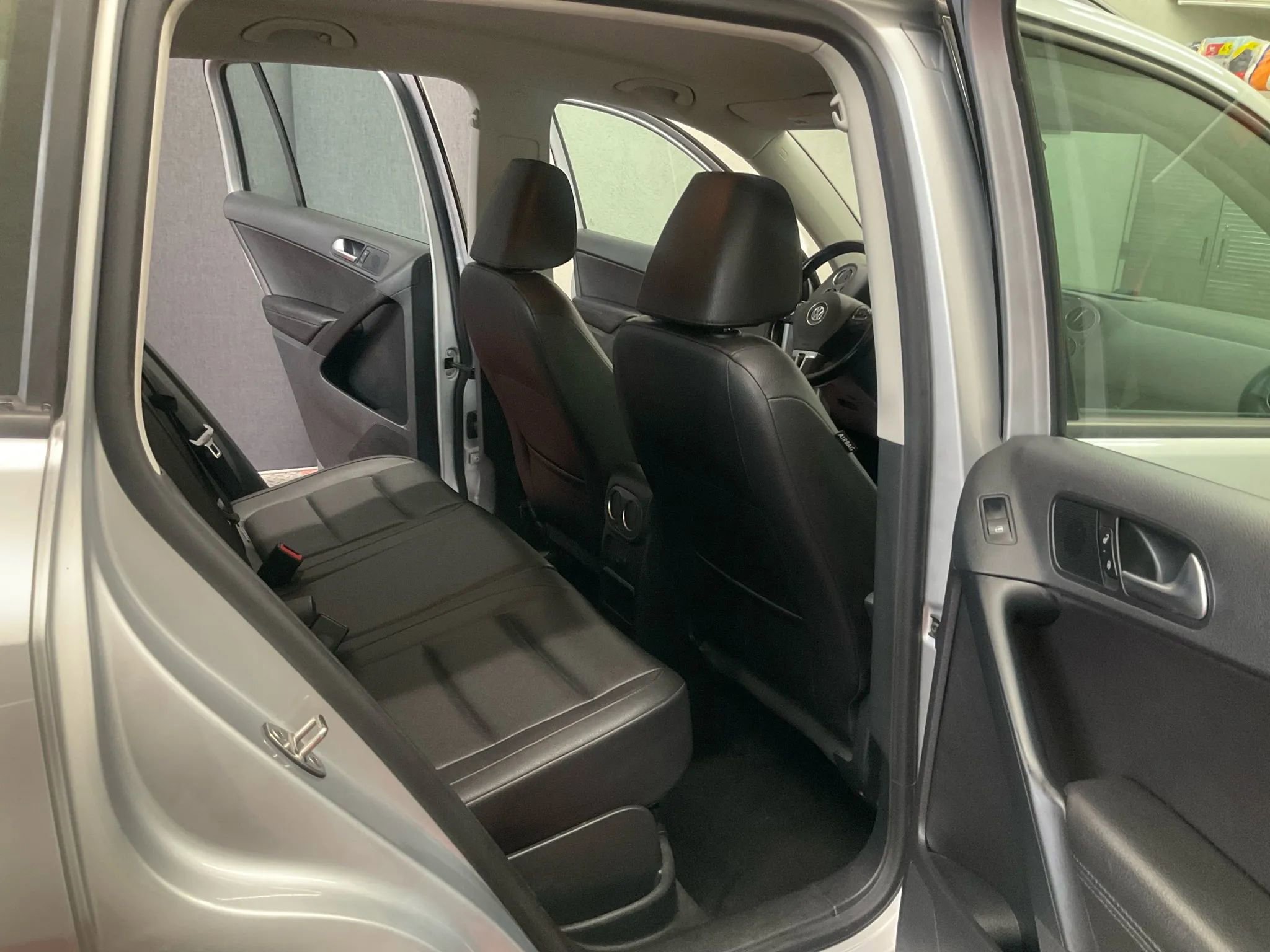 Used 2017 Volkswagen Tiguan S image 14