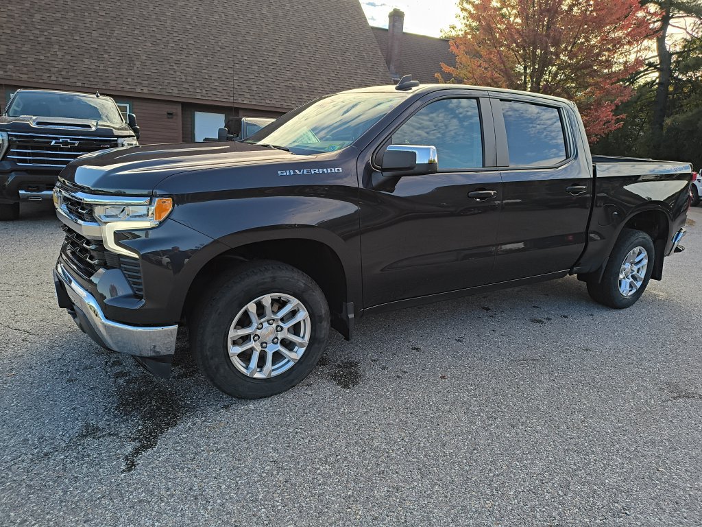 Used 2024 Chevrolet Silverado 1500 LT AWD/4WD image 1