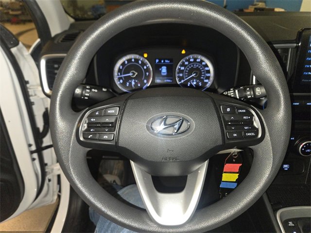 Used 2020 Hyundai Venue SE image 13