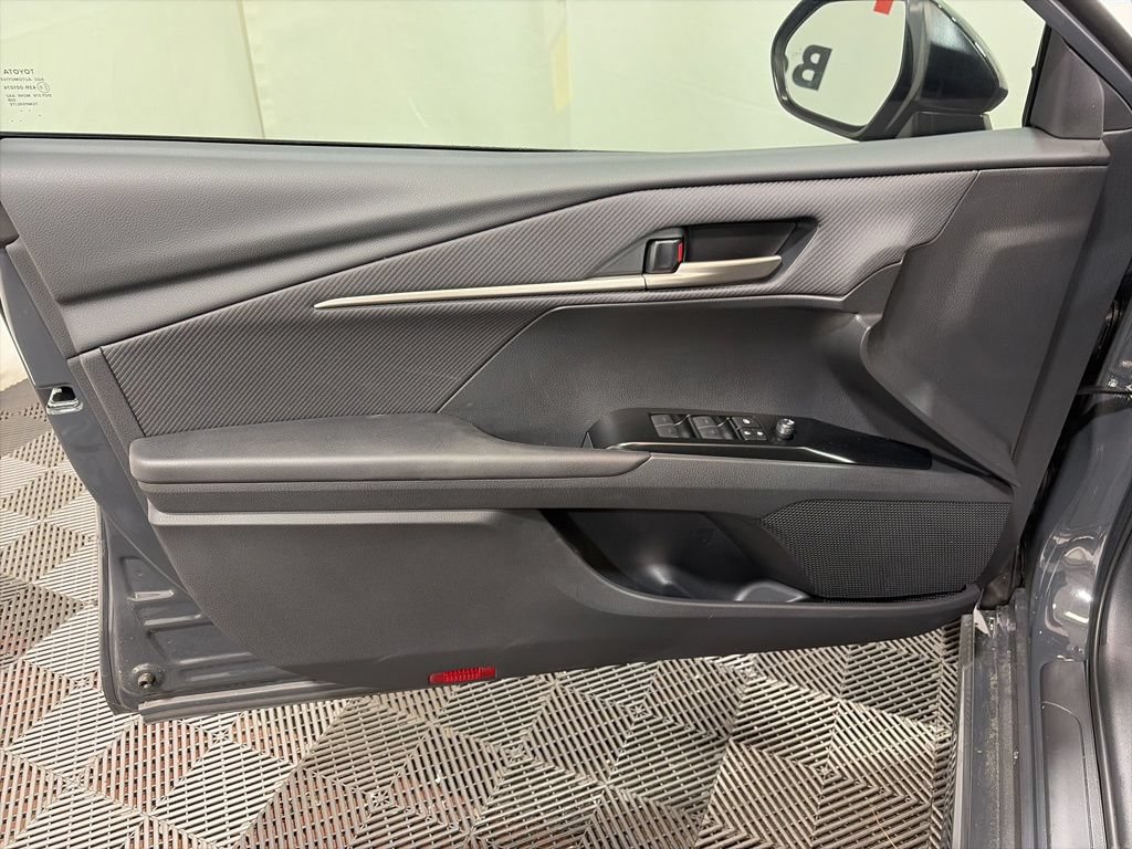 Used 2026 Toyota Camry SE FWD image 22