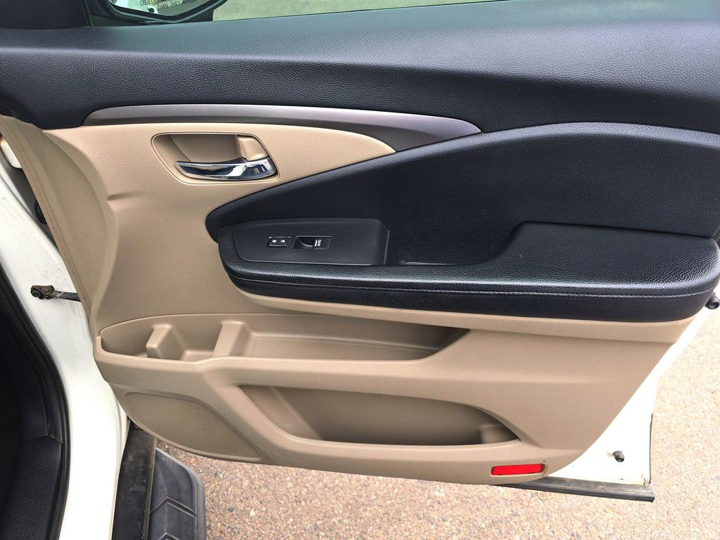 Used 2017 Honda Pilot EX image 25