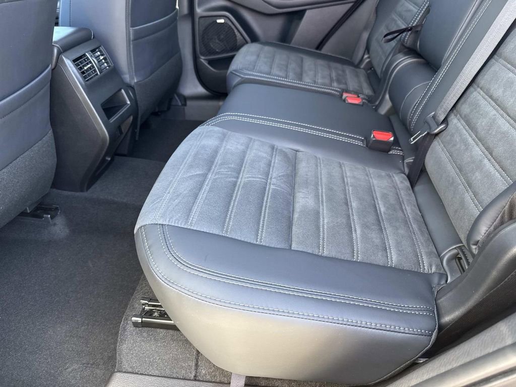 New 2026 Mitsubishi Outlander SE image 13