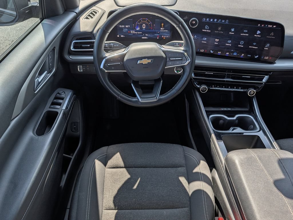 Used 2025 Chevrolet Traverse LT FWD image 13