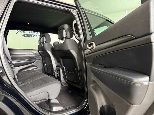 Used 2017 Jeep Grand Cherokee Laredo w/ Quick Order Package 23E image 16