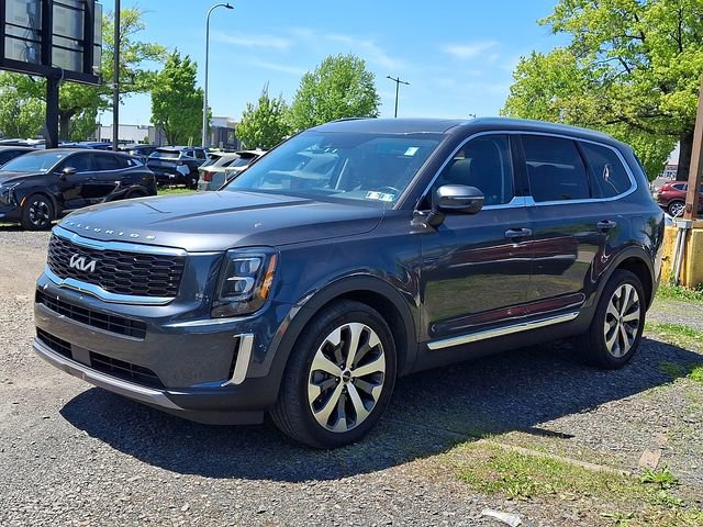Certified 2022 Kia Telluride EX w/ EX Premium Package AWD/4WD image 2
