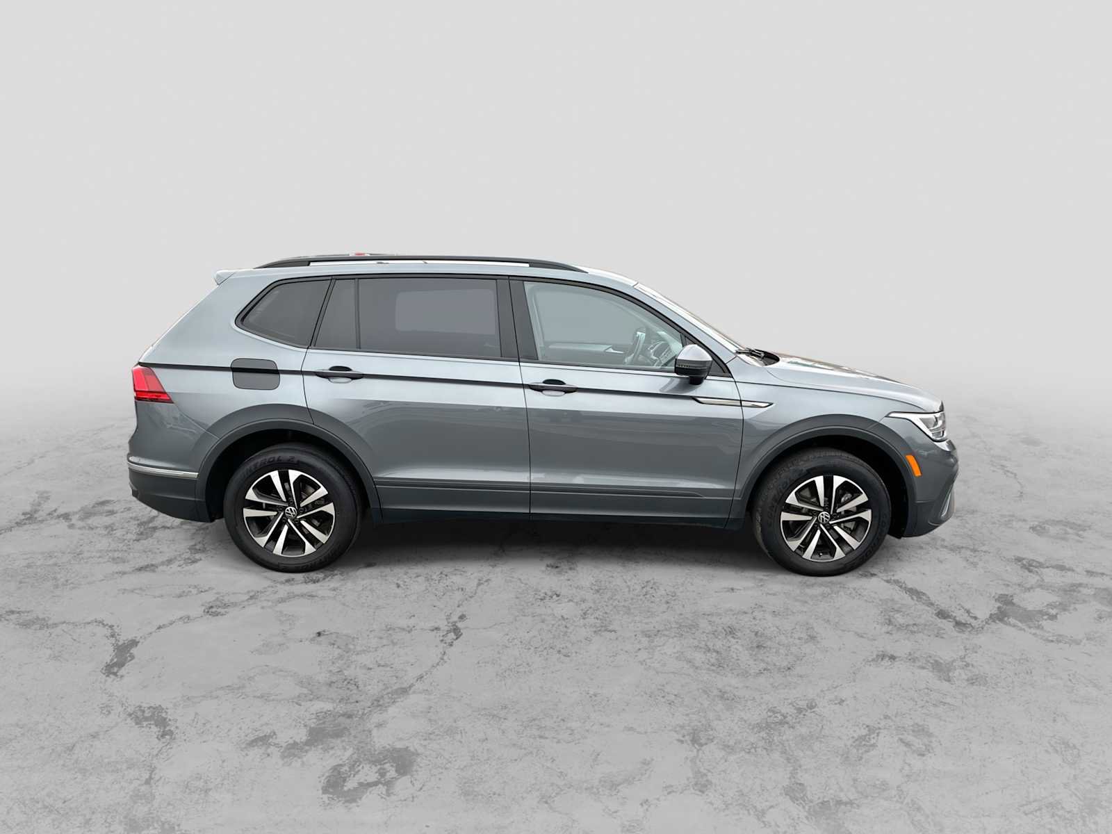 Used 2023 Volkswagen Tiguan S image 9