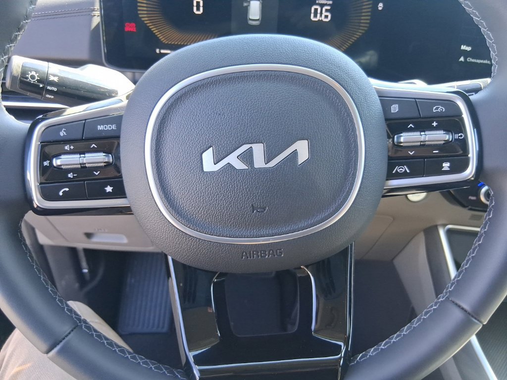 Certified 2026 Kia Carnival FWD image 14