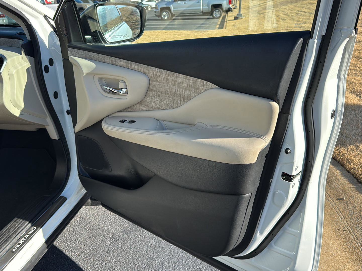 Used 2023 Nissan Murano SL w/ SL Moonroof Package image 12