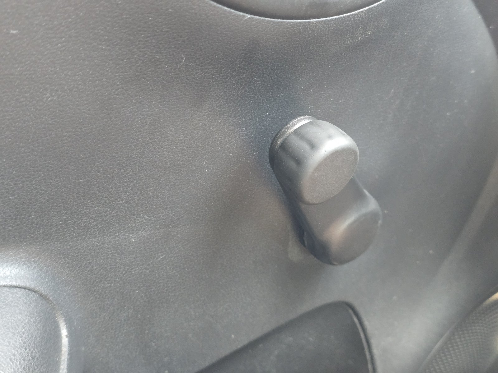 Used 2018 Nissan Versa S FWD image 25