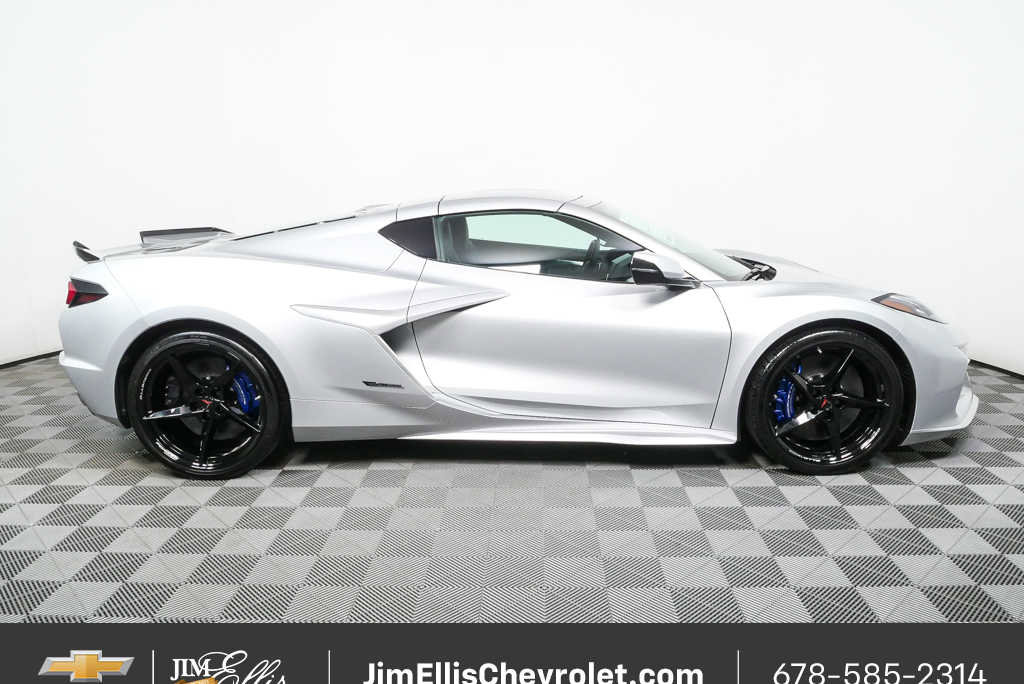 New 2026 Chevrolet Corvette E-Ray image 2