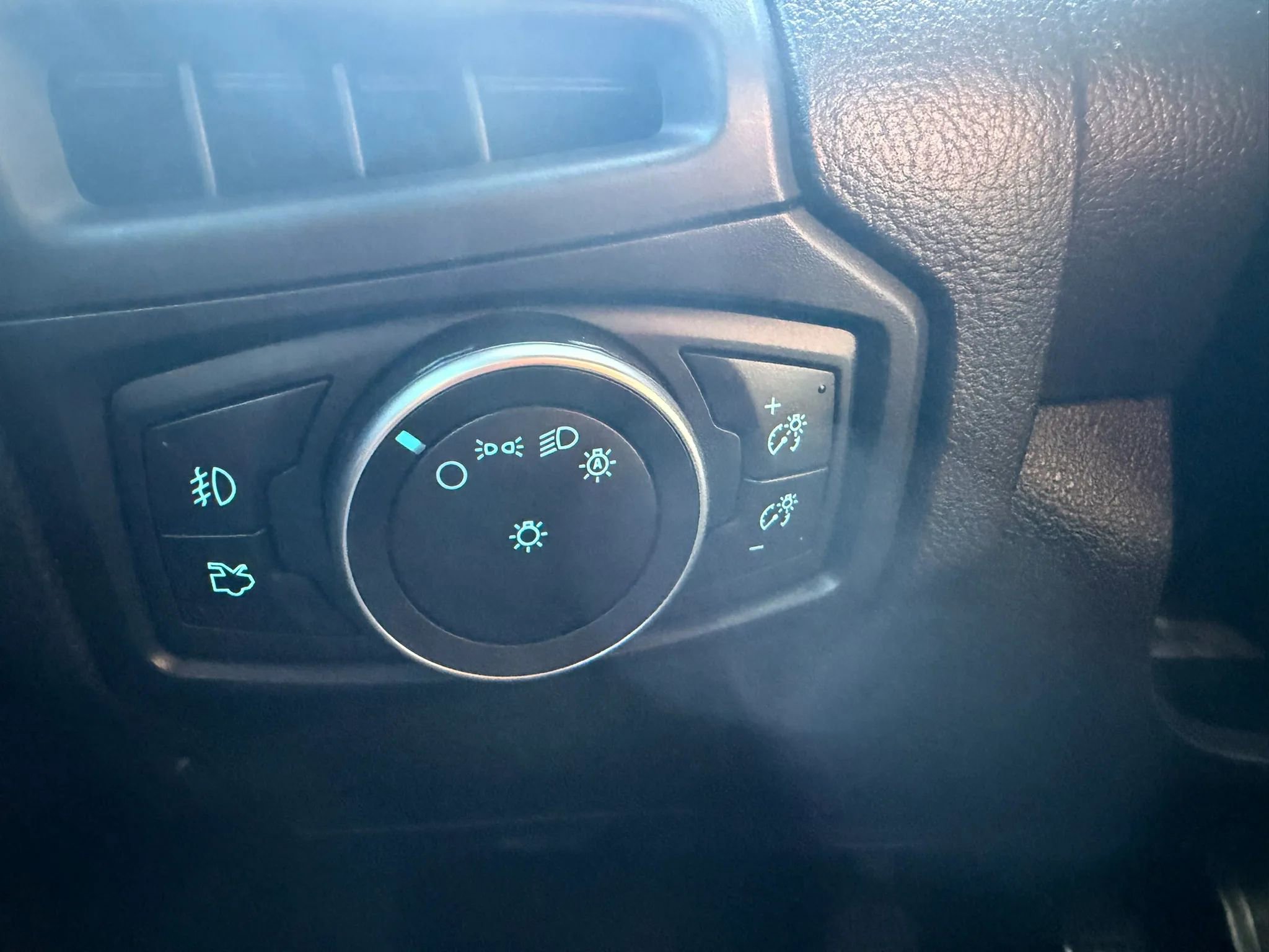 Used 2018 Ford Focus ST w/ Equipment Group 401A FWD image 18