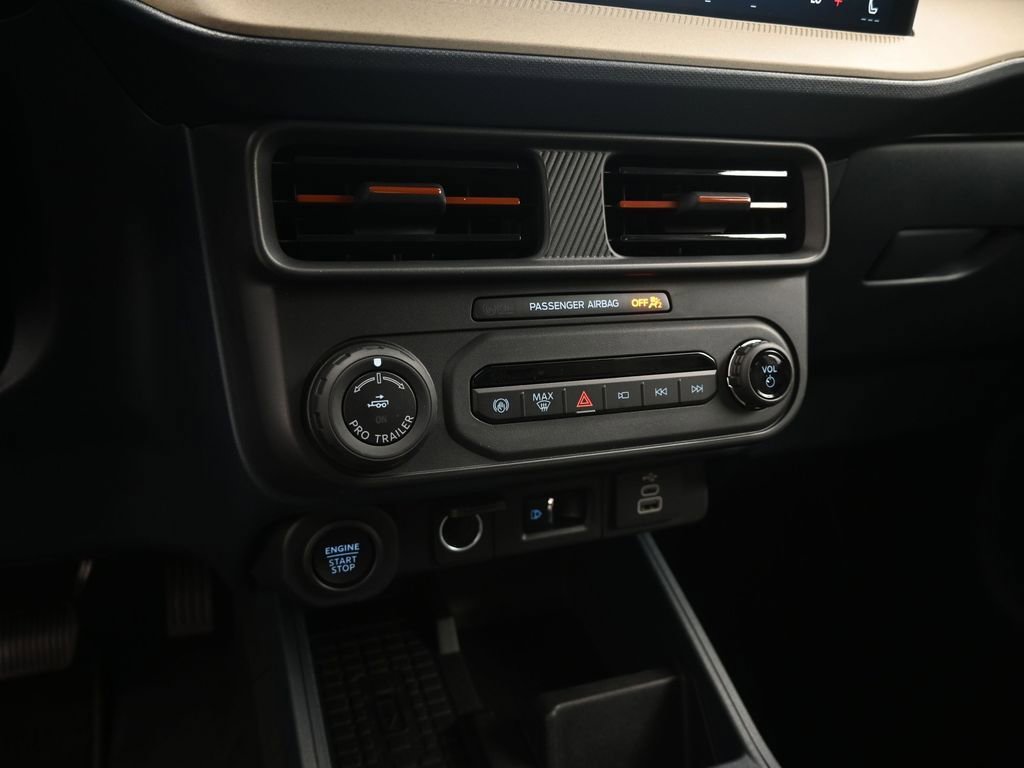 New 2025 Ford Maverick Lariat w/ 4K Tow Package image 15