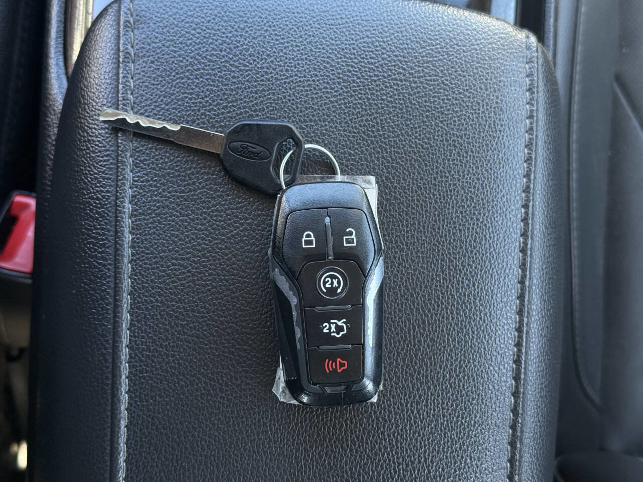 Used 2016 Ford Fusion Titanium image 20