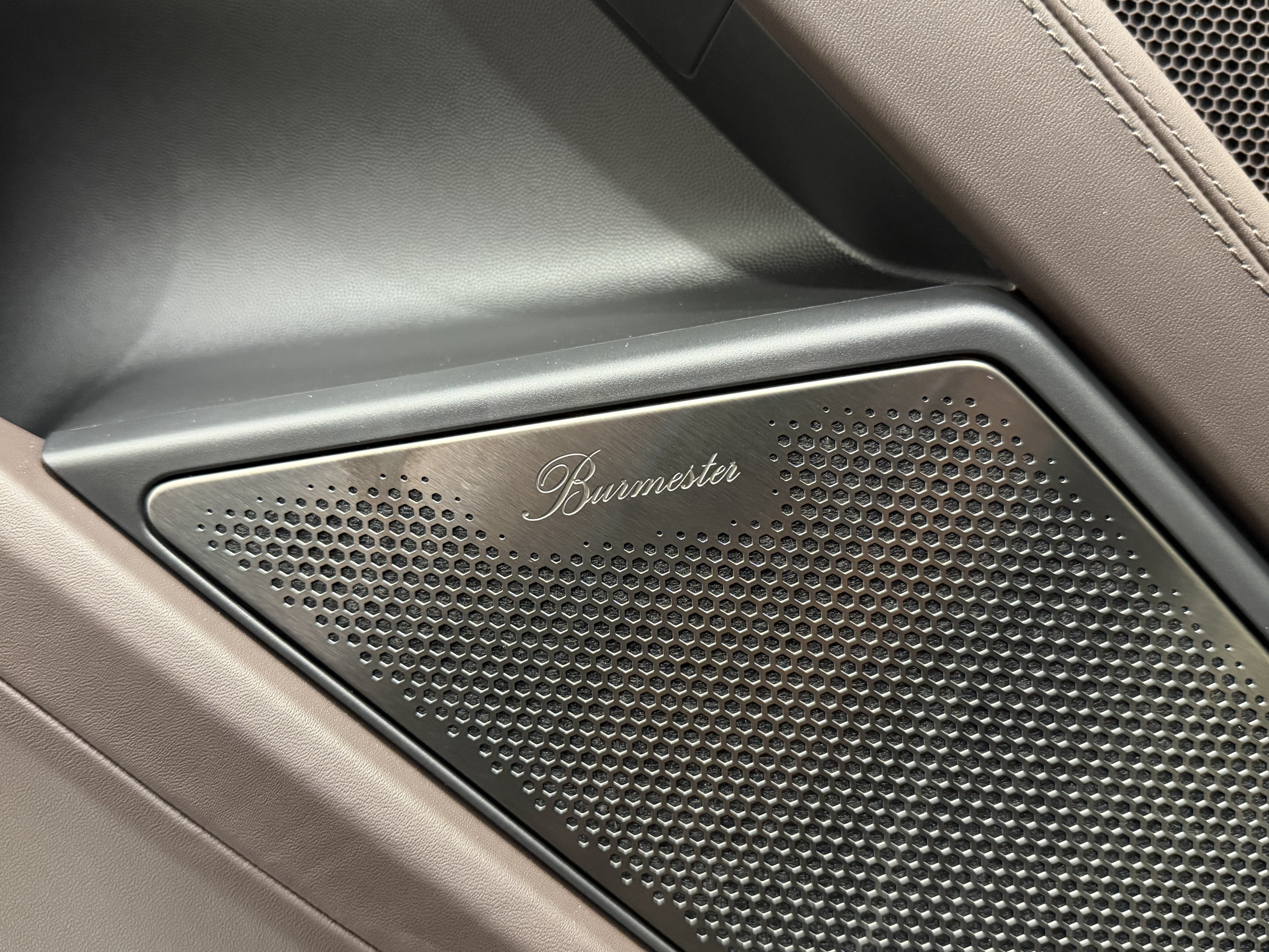 New 2026 Porsche Cayenne Turbo Electric AWD/4WD image 35