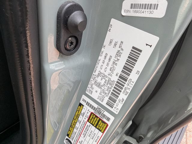 Used 2024 Toyota Sequoia Platinum AWD/4WD image 31