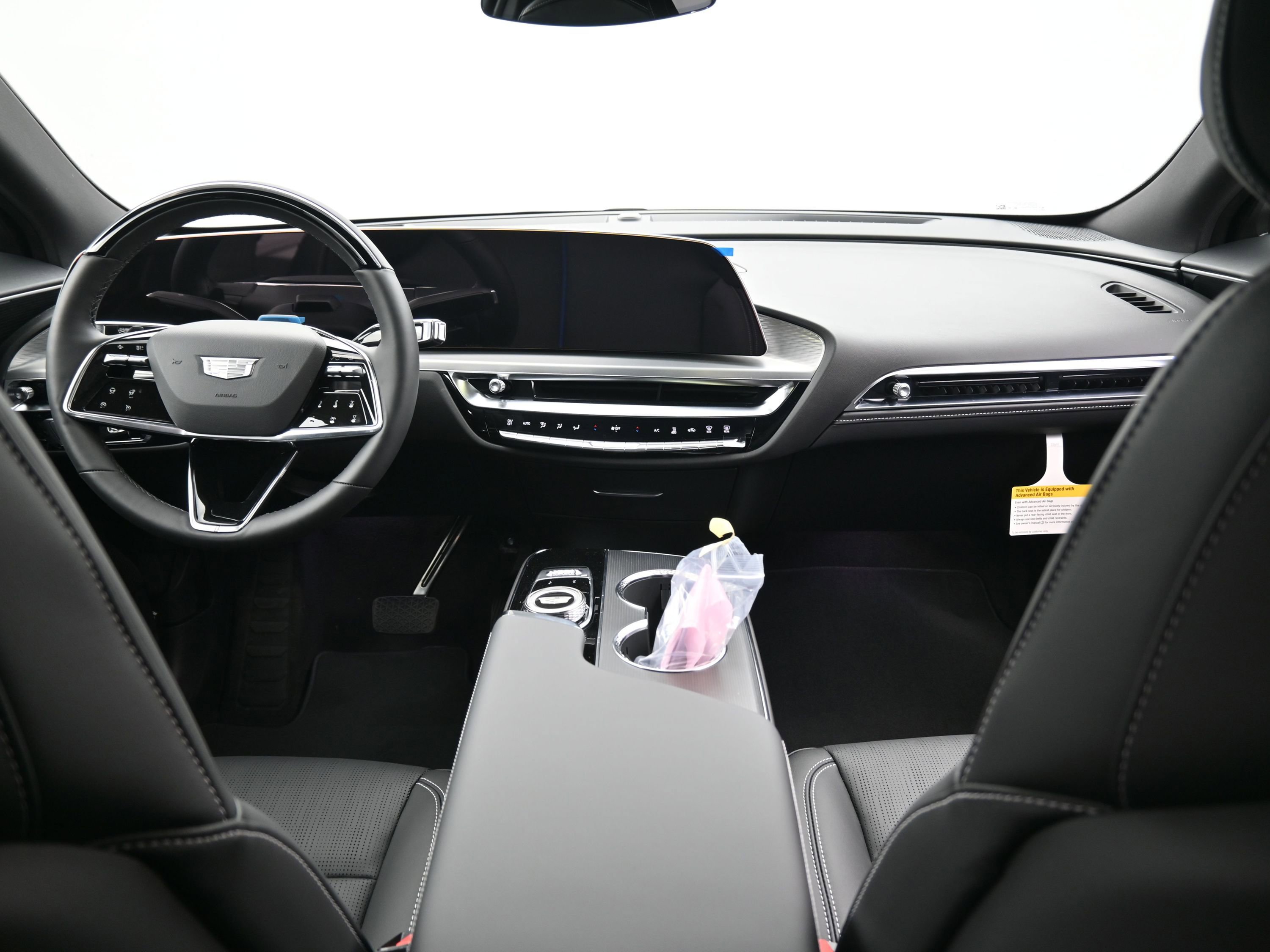 New 2026 Cadillac Lyriq Luxury AWD/4WD image 9