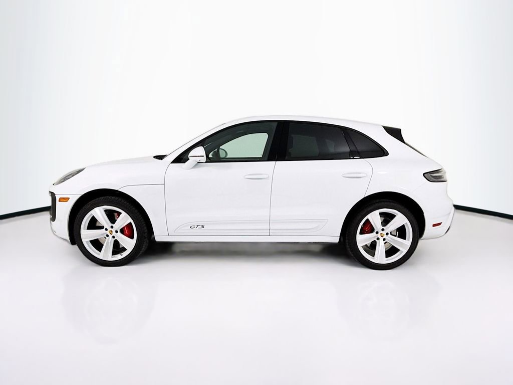 New 2026 Porsche Macan GTS image 2