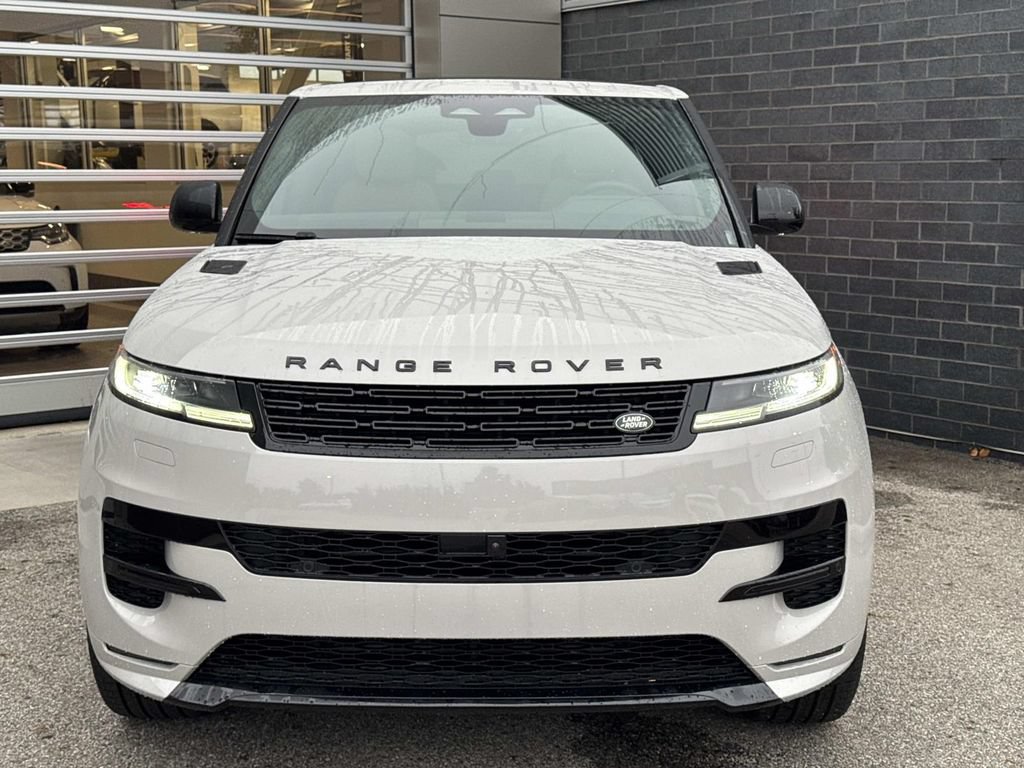 New 2026 Land Rover Range Rover Sport Dynamic SE AWD/4WD image 2