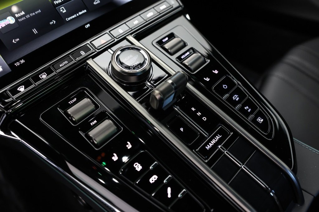 New 2025 Aston Martin V8 Vantage Coupe image 28