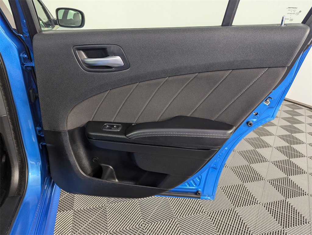 Used 2023 Dodge Charger R/T w/ Blacktop Package image 32