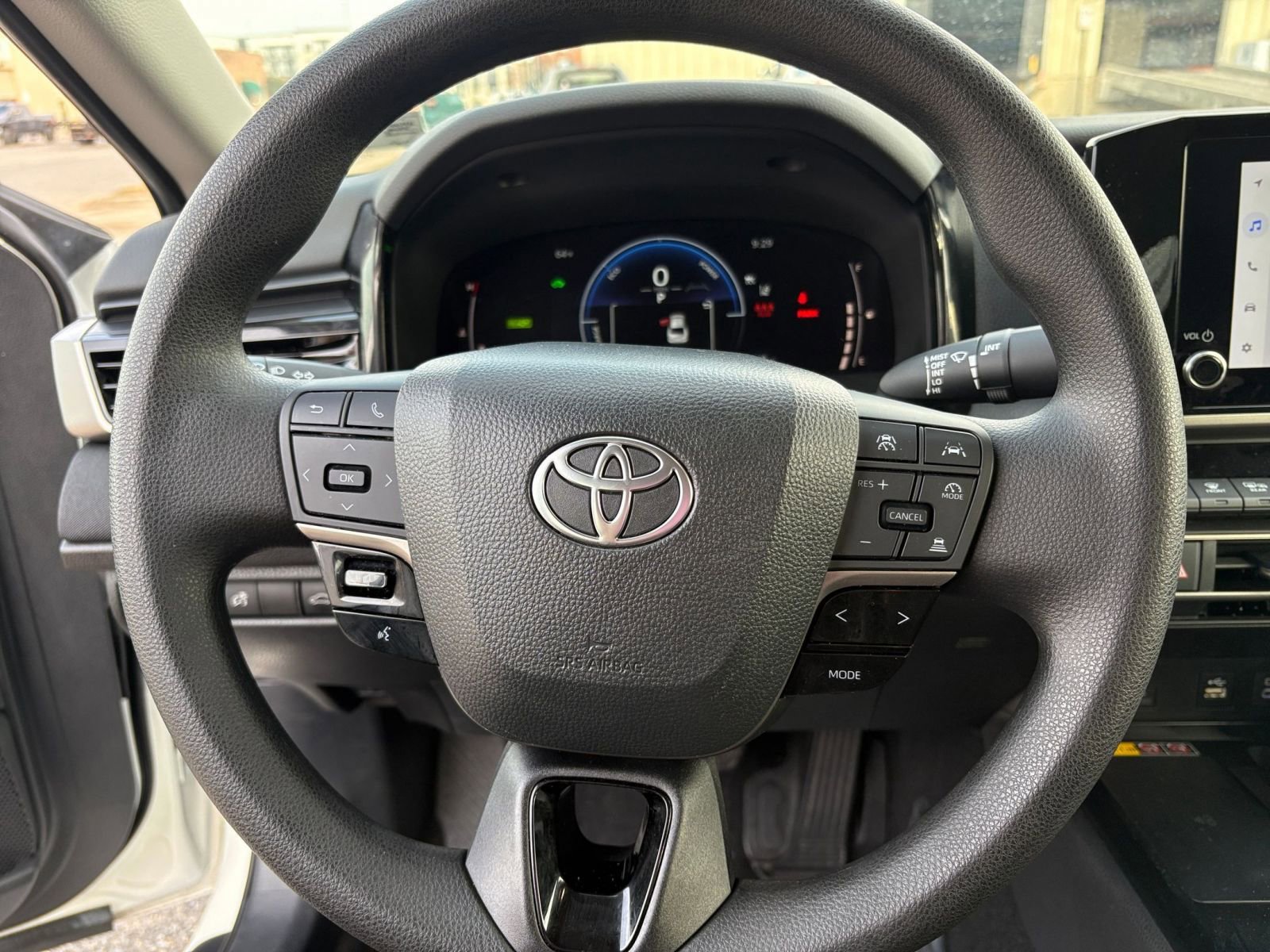 Used 2025 Toyota Camry LE image 27