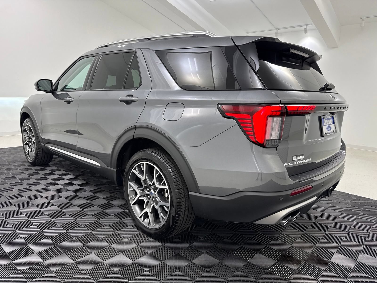 Used 2025 Ford Explorer Platinum w/ Ultimate Package AWD/4WD image 5