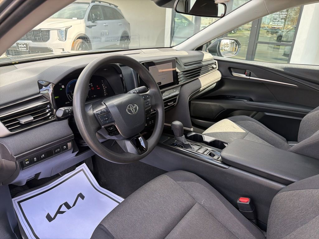 Used 2025 Toyota Camry LE FWD image 26