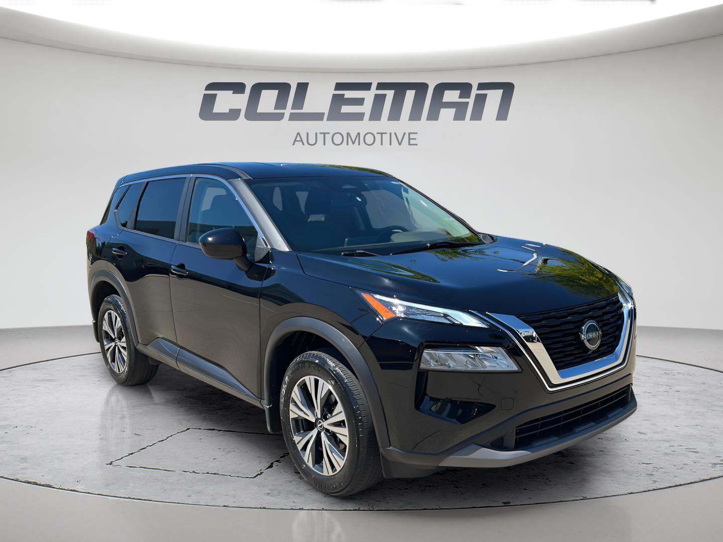 Used 2023 Nissan Rogue SV AWD/4WD image 2
