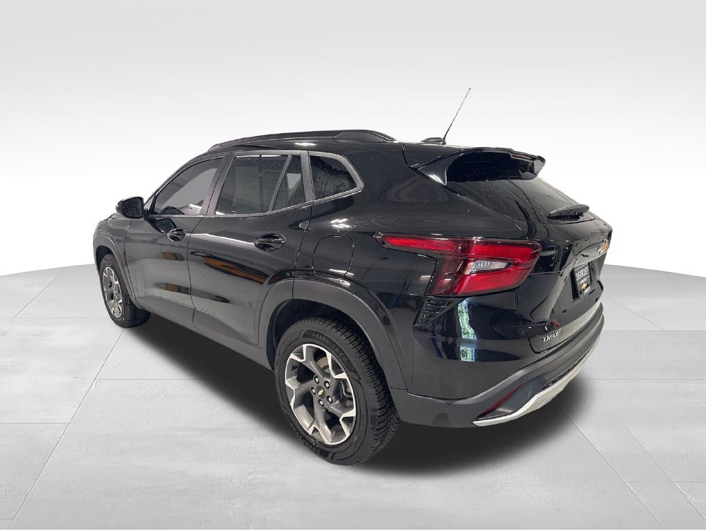 Used 2024 Chevrolet Trax LT FWD image 42