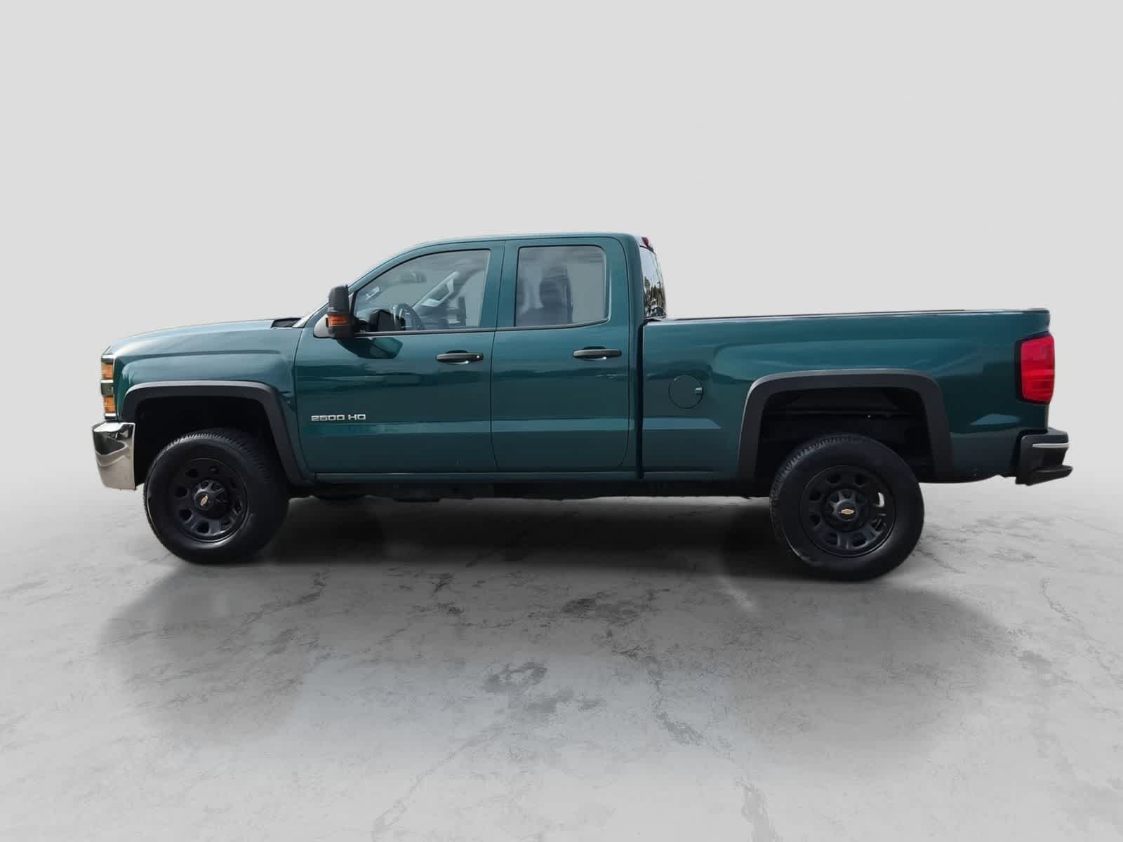 Used 2017 Chevrolet Silverado 2500 W/T w/ Snow Plow Prep Package AWD/4WD image 5
