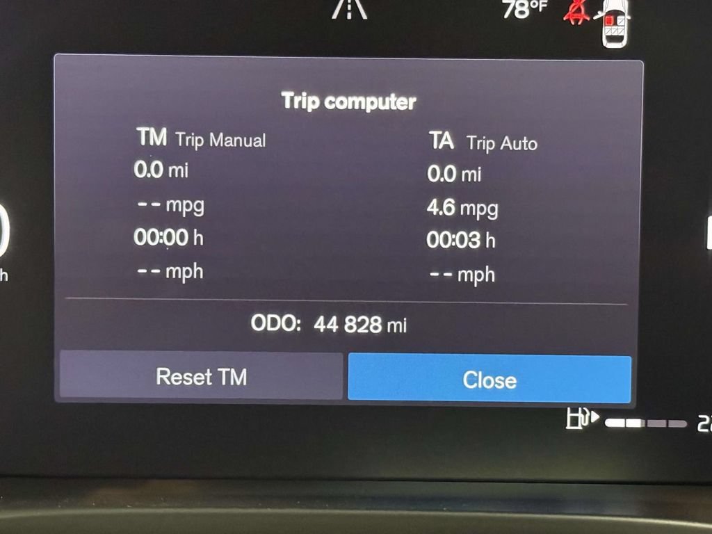 Used 2024 Volvo XC60 B5 Plus w/ Protection Package Premier AWD/4WD image 5