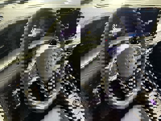 New 2025 Volkswagen Tiguan SE R-Line image 18