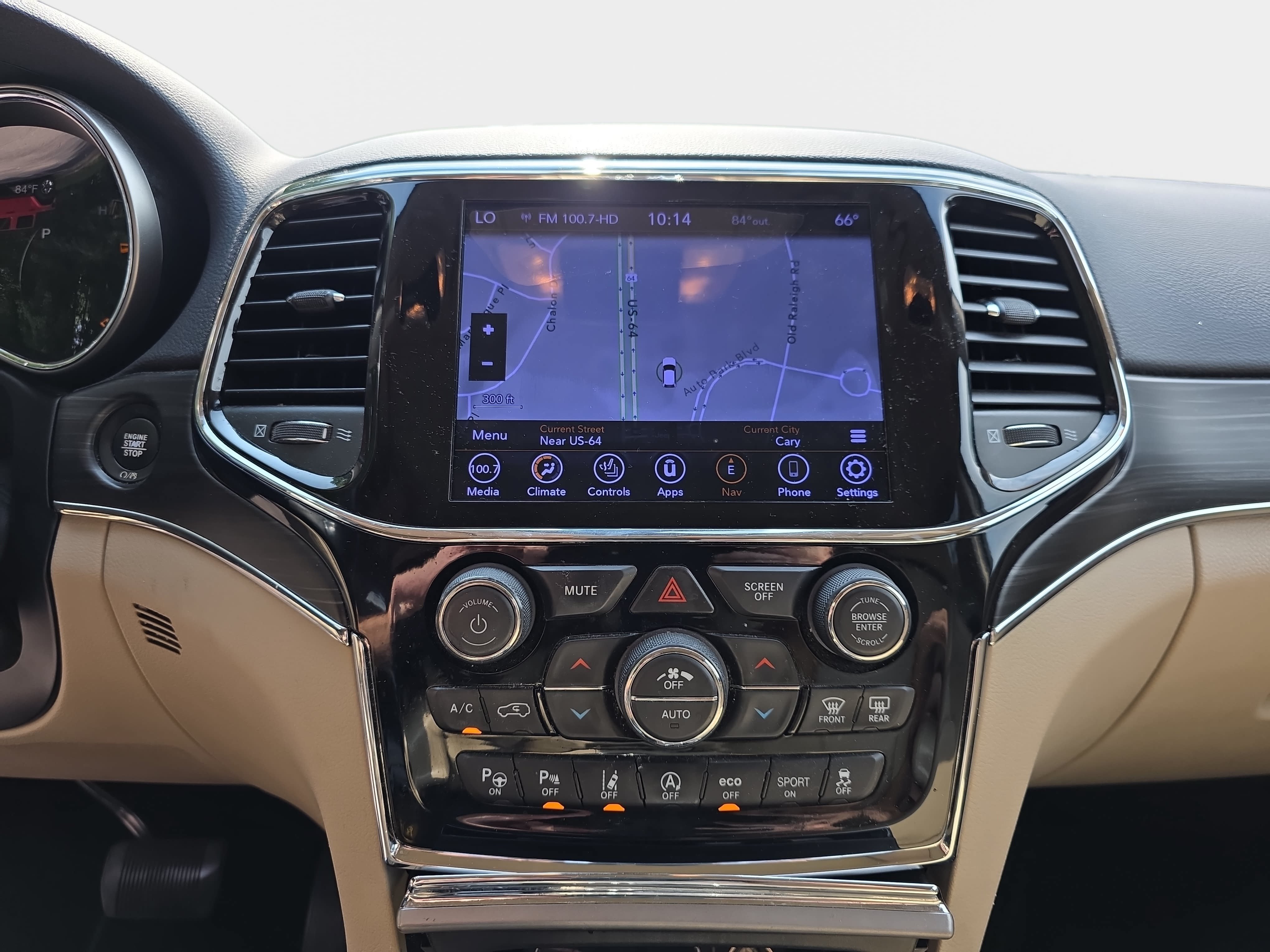 Used 2020 Jeep Grand Cherokee Limited w/ Luxury Group II AWD/4WD image 6