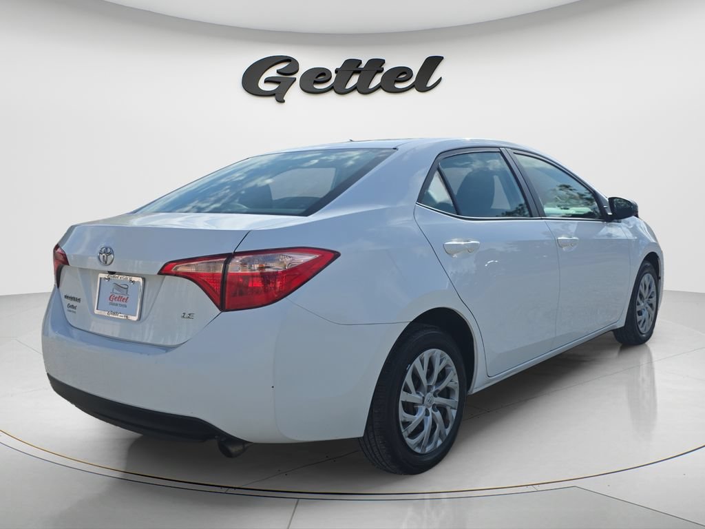 Used 2018 Toyota Corolla LE FWD image 5