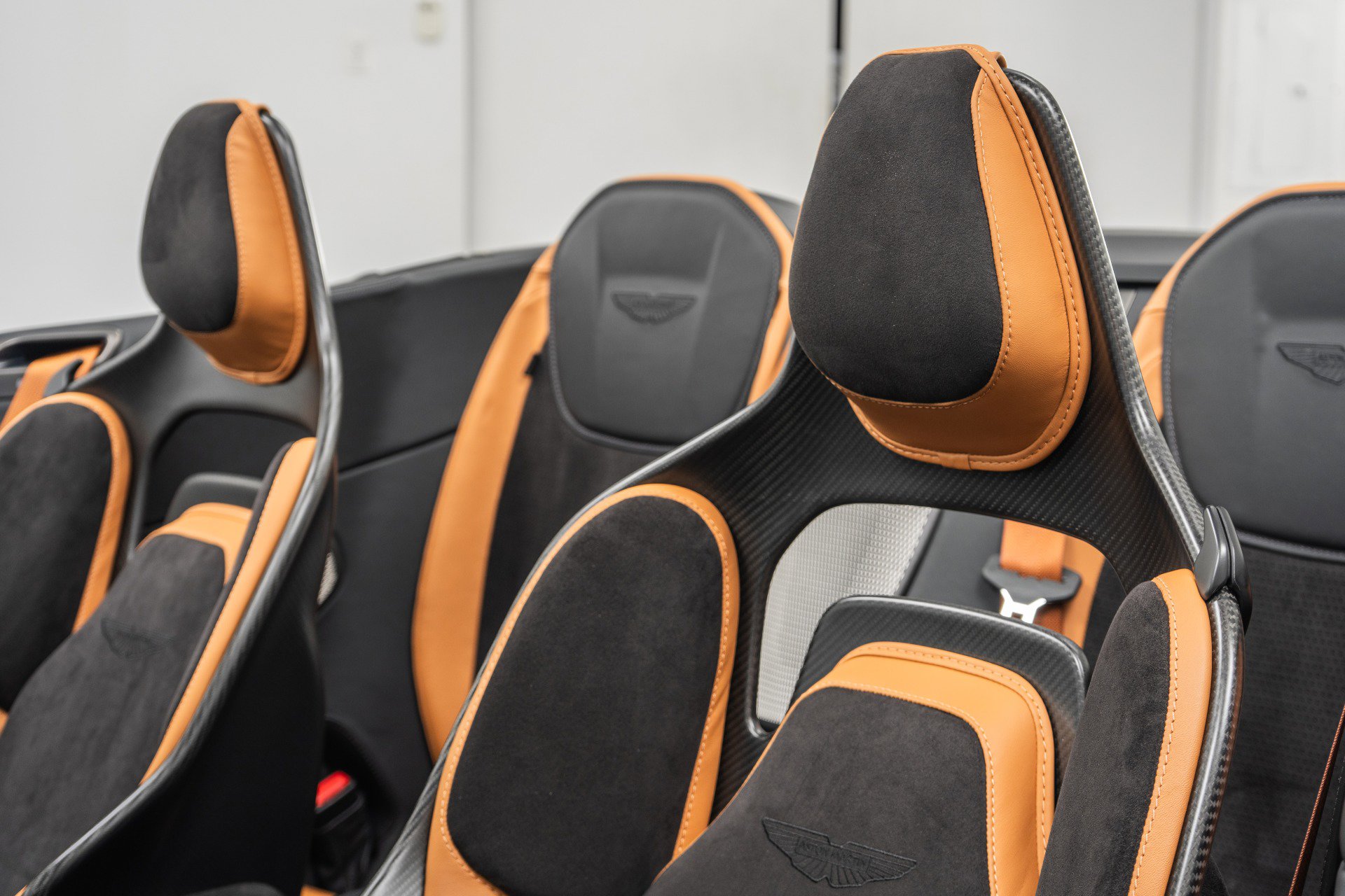 Used 2024 Aston Martin DB12 Volante -Carbon Fiber Bucket S image 28