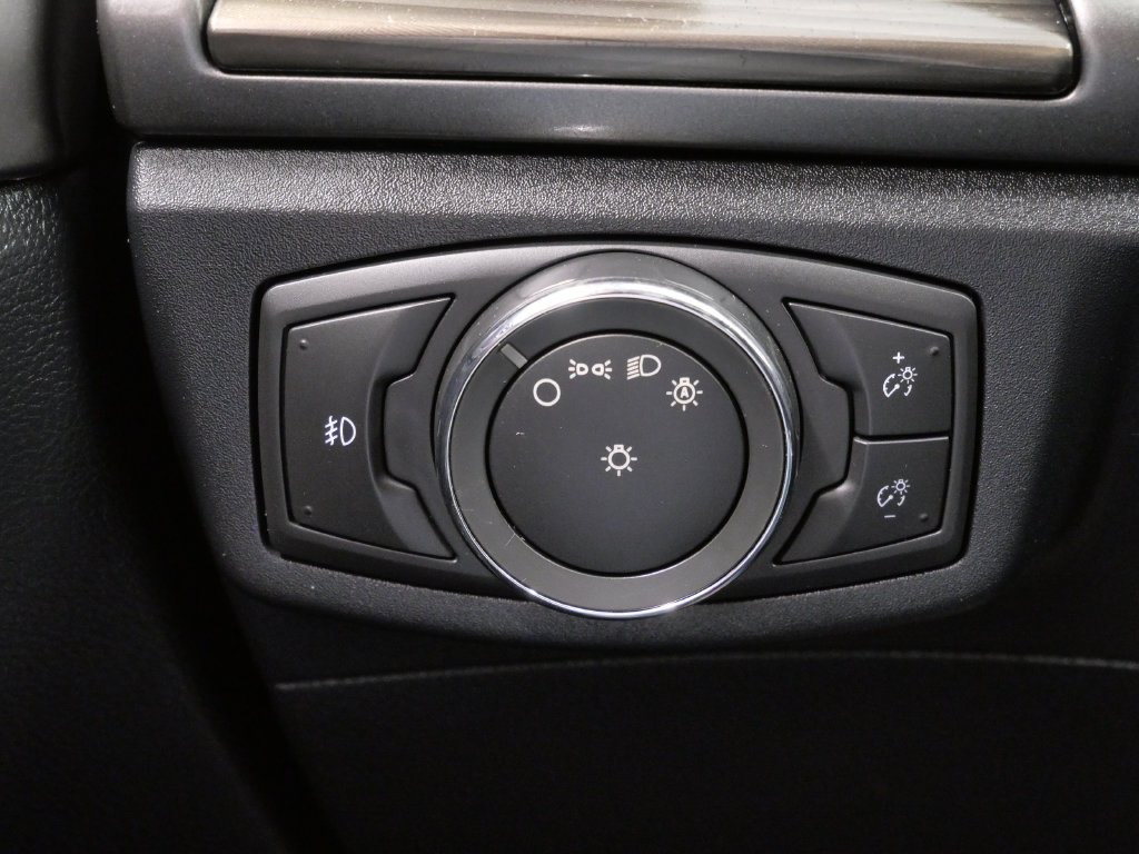 Used 2017 Ford Fusion SE w/ Fusion SE Technology Package FWD image 21
